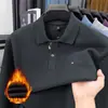 Camisa Polo de Terciopelo Engrosada de Manga Larga para Hombre en Otoño e Invierno Nueva Camiseta Cálida de Negocios Casual Estampada con Cuello para Hombre