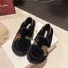 Chinelos Peludos da Moda para Ir ao Trabalho para Mulheres, Novos Sapatos de Algodão com Solado Plano Outono/Inverno 2026, Solado Macio, Moda de Alto Padrão, Bico Fechado