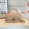 Otoño 2026 Nuevo Bolso de Mano de Alta Gama para Mujer Moda Trendy Versátil para el Trabajo Bolso de Hombro Elegante Al por Mayor Bolsos para Mujer