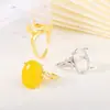 Anillo de Plata de Ley S925 para Hombres y Mujeres, Montura Ovalada Chapada en Oro con Montura de Anillo de Ámbar Jade de Cera de Abeja