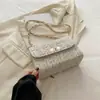 Bolsa Transversal de Ombro com Fivela de Costura de Carro Nova de Verão 2024 Bolsa Transversal de Corrente Estilo Chanel de Alta Qualidade para Mulheres