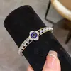 Pulseira Aberta Geométrica Redonda Flor de Zircônia Estilo Palácio Personalizada Nicho Temperamento Joia de Mão de Luxo para Mulheres