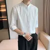 Nova Camisa Listrada Estilo Chinês Verão 2026 Gola Alta Masculina, Manga Média, Manga Três Quartos, Corte Slim, Branca, Fina, Camisa da Moda