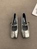 Sapatos Mary Jane Quadrados Prateados Estilo Retro Francês para Mulheres Primavera Novo Estilo com Saia Sapatos Planos Gentis de Uma Tira