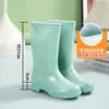 Botas de chuva de mármore antiderrapantes e resistentes ao desgaste, botas de chuva de cano alto, sapatos aquáticos femininos, quentes, adequados para trabalho na cozinha, botas impermeáveis de cano médio, sapatos de borracha