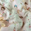 Conjunto de cuatro piezas de algodón fresco y lindo con estampado de dibujos animados, estilo INS de algodón puro, adorable y suave, adecuado para todas las estaciones, juego de tres piezas para dormitorio