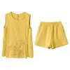 Nuevo conjunto de verano para mujer estilo chino: un conjunto que incluye un chaleco bordado sin mangas y shorts, hecho de algodón y lino, con un diseño elegante y estiloso