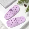 26 Nuevas Pantuflas de Verano para Baño a Prueba de Fugas Ducha de Secado Rápido Diseño Hueco Pantuflas Frescas Hogar Antideslizantes Ligeras Transpirables Zapatos de Oso