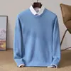 Nuevo suéter de lana business casual para hombre, cuello redondo, color liso, tejido grueso, suéter de lana elegante y rejuvenecedor para hombre