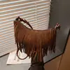 Nova Moda 2025 Elegante Bolsa de Ombro Retro com Franjas, Design de Nicho e Toque de Luxo, Bolsa Versátil de Ombro e Transversal