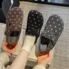 Zapatos de algodón de otoño nuevos 2026 estilo coreano hebilla de cinturón de moda versátiles casuales para mujer cómodos planos retro gamuza lunares