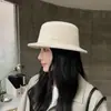 Gorro de Punto Cálido de Color Sólido Simple Japonés para Mujer Invierno Nuevo Versátil Casual Sombrero de Pescador Elegante Temperamento Moderno