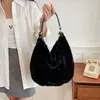 Bolsa de Hombro de Felpa al por Mayor Otoño e Invierno para Mujer Estilo Coreano Moda Ins Gran Capacidad Peluda Versátil Bolso Cruzado