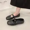 Sapatos Mary Jane de padrão losango estilo francês com bico quadrado e salto grosso para mulheres, coleção primavera 2026, sapatilhas casuais com tira de fivela