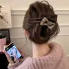 Presilhas de Cabelo com Flores para Outono e Inverno para Mulheres, Presilhas Grandes tipo Bico de Pato para a Parte de Trás da Cabeça, Novas Presilhas Bico de Pato com Laço 2026 com um Toque de Luxo 2026