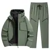 Venta al por mayor transfronteriza conjunto de chaqueta softshell nuevo para otoño e invierno 2026 para hombres y mujeres, forro polar, engrosado, cálido, abrigo con capucha