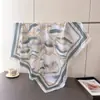 Lenço Grande Estilo Coreano Texturizado Seda Falsa Toque de Luxo Lenço de Seda Xale Estampado Polaina Decorativa Lenço para Proteção Solar Lenço para Mulheres