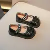 Zapatos pequeños de cuero versátiles estilo Mori para niñas 2025 primavera y otoño nuevos zapatos individuales para niña bebé zapatos de princesa suela blanda zapatos tipo mocasín