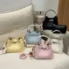 Bolso de cubo de mano simple y versátil para mujer, nuevo bolso de hombro de alta gama de moda 2026, bolso cruzado de gran capacidad para el día a día