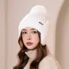 Chapéu de Lã Pelúcia Feminino Outono e Inverno Transfronteiriço, Chapéu Casual Quente para Proteção das Orelhas Ciclismo, Chapéu de Tricô Pequeno Estilo Coreano que Mostra o Rosto