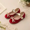 Sapatos de princesa de veludo com sola macia para meninas, calçados formais de outono e inverno para daminhas, sapatos Mary Jane com velcro e laço