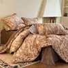 Juego de Ropa de Cama de Felpa de Leche de Invierno Juego de Cuatro Piezas Estilo Borla Tallado Engrosado Coral Cálido Funda de Edredón Sábana Ajustable