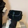 Bolsa quadrada pequena com textura fosca para mulheres, bolsa de ombro ou axila retrô simples e moderna, bolsa transversal popular de luxo leve 2026
