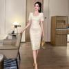 2026 Novo Estilo de Verão Vestido Feminino Francês Gola Quadrada Resistente Bordado com Strass Slim Fit Comprimento Médio Bodycon Renda 51272