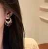 Brincos de Argola Luxuosos Europeus e Americanos Estilo Corte com Micro-Entalhes Coloridos em Forma de Gota com Franjas, Presilhas de Orelha Exclusivas de Luxo Leve Vintage