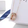 Versión de Alta Gama Shijia del Collar Ojo del Diablo para Mujer Presenta un Colgante de Cadena para Clavícula Corazón Latiente Cisne Dinámico de Swarovski