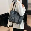 Bolsa Tote de Gran Capacidad para Viajes Diarios para Mujer 2025 Nueva Tendencia Color Bloque Retro Versátil Bolso de Hombro/Debajo del Brazo