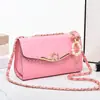 Venta Directa de Fábrica Bolsos para Mujer 2026 Nuevo Modelo Bolso Pequeño Cuadrado de Hombro Cruzado Moda Versátil Cadena Tejida Cuero Brillante Bolso para Mujer