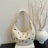 Bolso Retro Elegante Tipo Bollo Transfronterizo para Mujer 2026 Nuevo de Moda Tendencia Remache Luna Creciente Gran Capacidad Bolso de Hombro