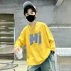 Camiseta básica manga longa da moda para crianças mais velhas, nova T-shirt interna estilo coreano com desenho para meninos, outono 2026