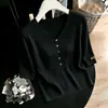 Tiro de verdade! Tiro de verdade! Novo top de malha com decote V e mangas de três quartos, outono 2026, camisa básica feminina para o início do outono