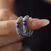 Mar Azul y Cielo Azul Paisaje Étnico Patrón Azul Tailandés Pendientes Circulares Retro Lujo Ligero Diseño de Nicho Pendientes para Mujer