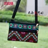 Nova Carteira Bordada Estilo Étnico Bolsa Transversal Bordada com Três Zíperes Porta-Moedas para Celular Bolsa com Flor Bordada Cruzada de Lado Único