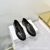 Ys Transfronterizos Modelo Nuevo Piel Genuina Completa Hebilla de Metal Punta Redonda Piel de Vaca Plisados Mocasines para Hombre Zapatos Casuales para Pareja
