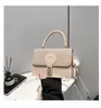 Bolso Pequeño Cuadrado Retro Nuevo para Viajes de Otoño e Invierno, Gama Alta, Lujo Ligero, Versátil para Uso Diario, Bolso de Hombro y Cruzado, Bolso de Mano Clásico