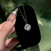 Colar com pingente de calcedônia imitação Mobius super etéreo e elegante para mulheres, design de nicho, corrente de clavícula de luxo leve