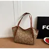 Bolsa de Ombro Feminina de Grande Capacidade Transfronteiriça, Bolsa de Mão Simples de Alta Qualidade, Adequada para o Dia a Dia, Viagens de Negócios, Uso Casual e Bolsa Portátil Elegante para Mulheres