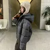 Nuevo Abrigo Corto de Algodón Estilo Coreano para Mujer 2026 Invierno con Capucha Acolchada para Figuras Pequeñas, Cálido y Elegante, Actualmente en Tendencia