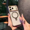 Capa para Celular Apple 17Promax Semi-Transparente Fosca com Suporte Magnético Metálico Capa Protetora com Toque de Pele Iphone16
