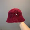 Chapéu de Pescador de Malha Estilo Coreano Outono e Inverno com Etiqueta M para Mulheres, Moda Versátil de Camada Dupla Vazada, Aba Larga, Afina o Rosto, Copa Pequena