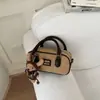 Bolso de hombro versátil para mujer, nuevo y moderno 2026, bolso de mano retro para otoño/invierno, bolso almohada, bolso bowling