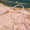 Collar de perlas de agua dulce ovaladas para mujer, colgante de cervatillo sonriente, collar de perlas, diseño de nicho, cadena de lana de sentido superior para mujer