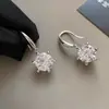 Aretes de gancho de circonita 5A plateados para mujer, chapados en cobre con platino, extremadamente hermosos, de lujo ligero, de alta gama, aretes exquisitos