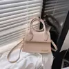 Bolsa de Ombro Único Lisa para Mulheres, Nova Bolsa de Mão Tendência de Comércio Exterior, Bolsa Fashion e Elegante com Toque de Luxo, Bolsa Transversal Versátil