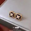 Pendientes de Plata Recubiertos de Oro Real de 16K con Aguja de Plata, Forma de Rombo, Estilo Francés Hepburn, Pendientes de Lujo Ligero, Pendientes Vintage Elegantes de Gama Alta