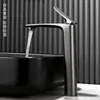 Lavabo de Lujo Ligero Grifo Gris Pistola Todo Cobre Agua Caliente y Fría Lavabo Doméstico para Baño Lavabo Lavabo de Mesa Grifo